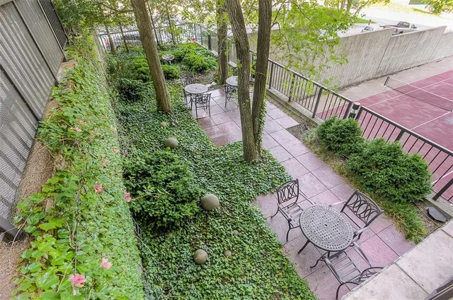 $195,000 | 600 Admiral Boulevard, Unit 904, Kansas City, MO 64106