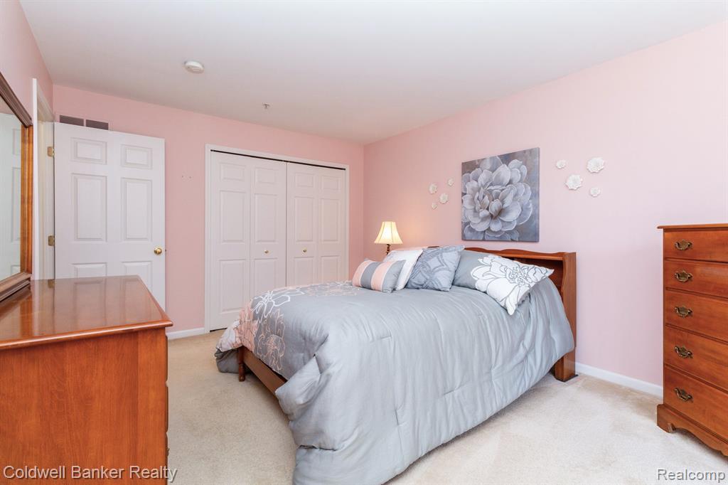 16962 Farmington Road Livonia, MI 48154 - Photo 18 of 38