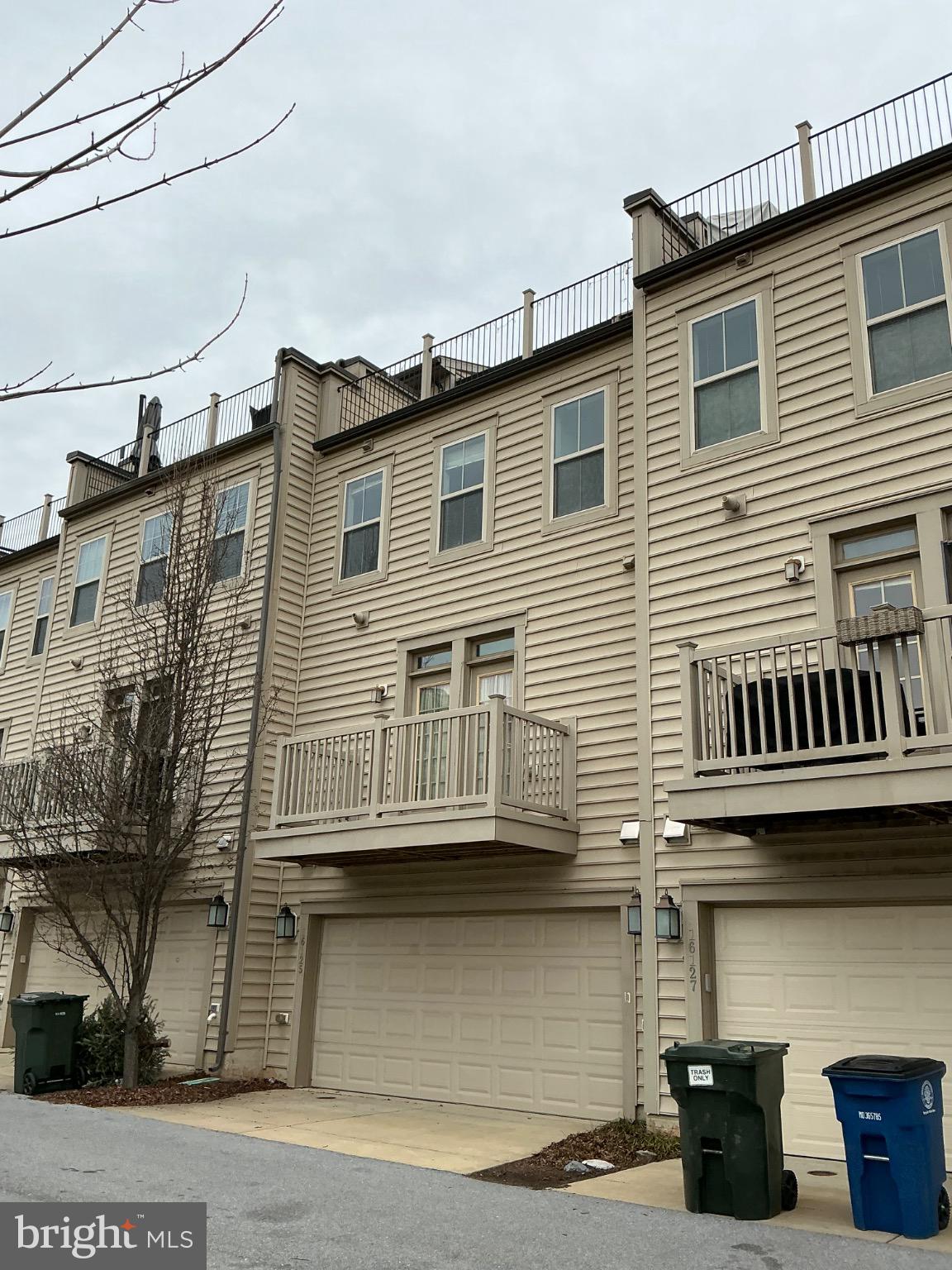 16125 Redland Road Derwood, MD 20855 - Photo 17 of 44 Charming townhouse with rooftop access.