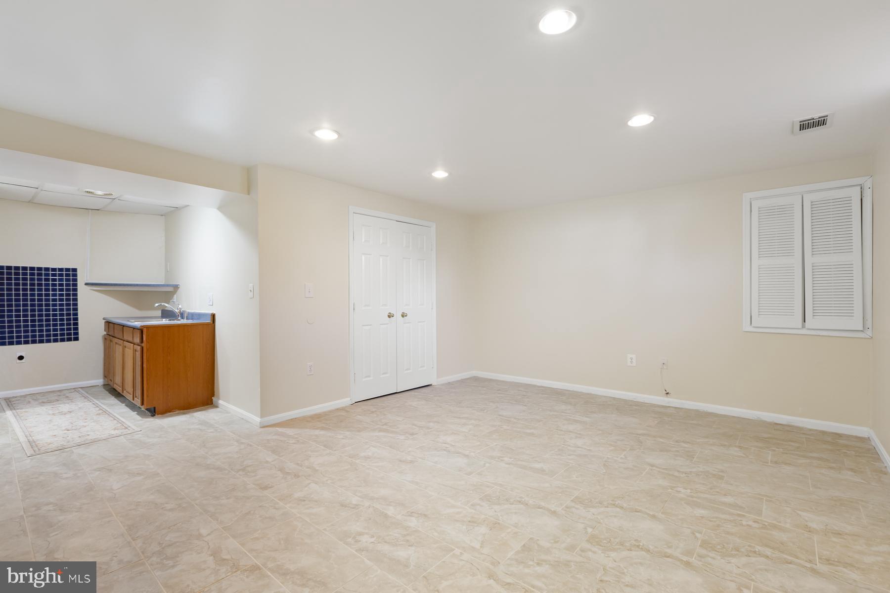 202 Bristol Downs Drive Gaithersburg, MD 20877 - Photo 35 of 48