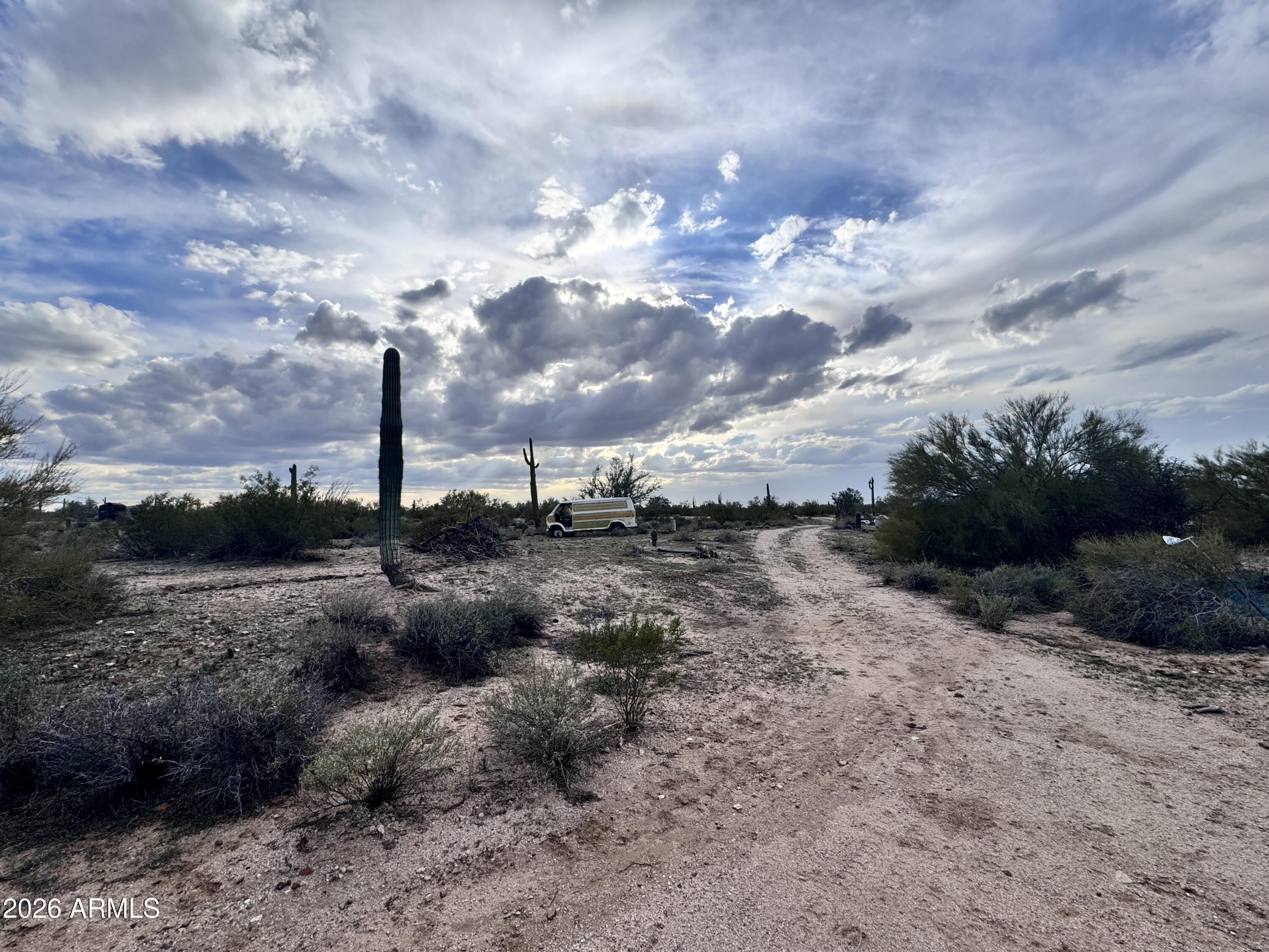 14438 North Reed Road Florence, AZ 85132 - Photo 23 of 28 a view of a pathway with a pathway