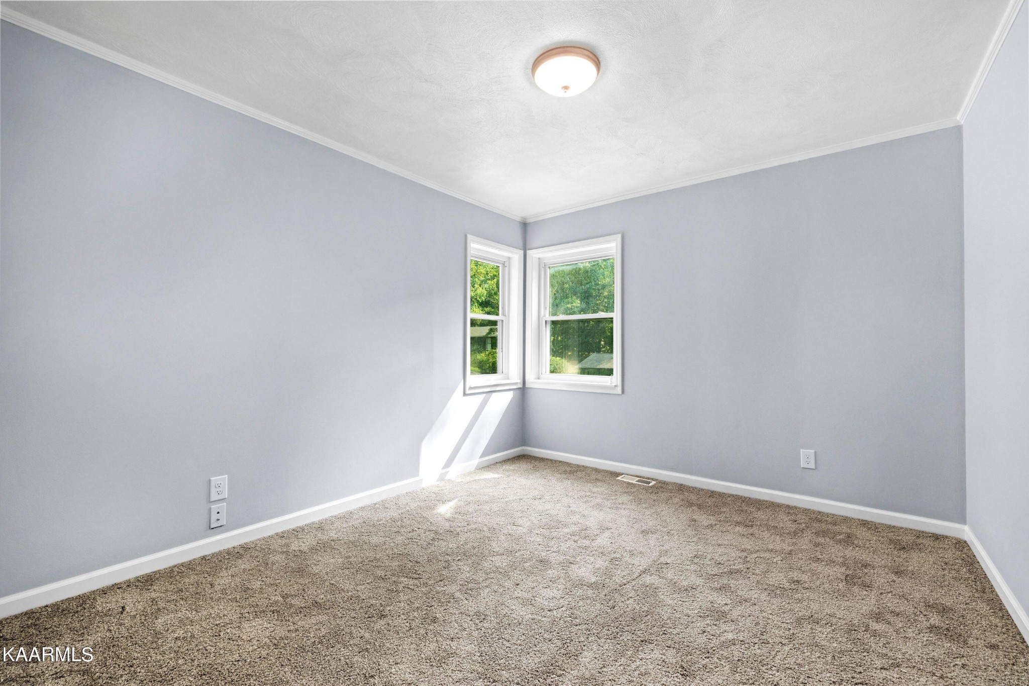 107 Forest Circle Powell, TN 37849 - Photo 9 of 14 an empty room with windows