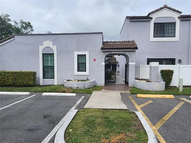 $365,000 | 11763 Northwest 11th Street, Pembroke Pines, FL 33026