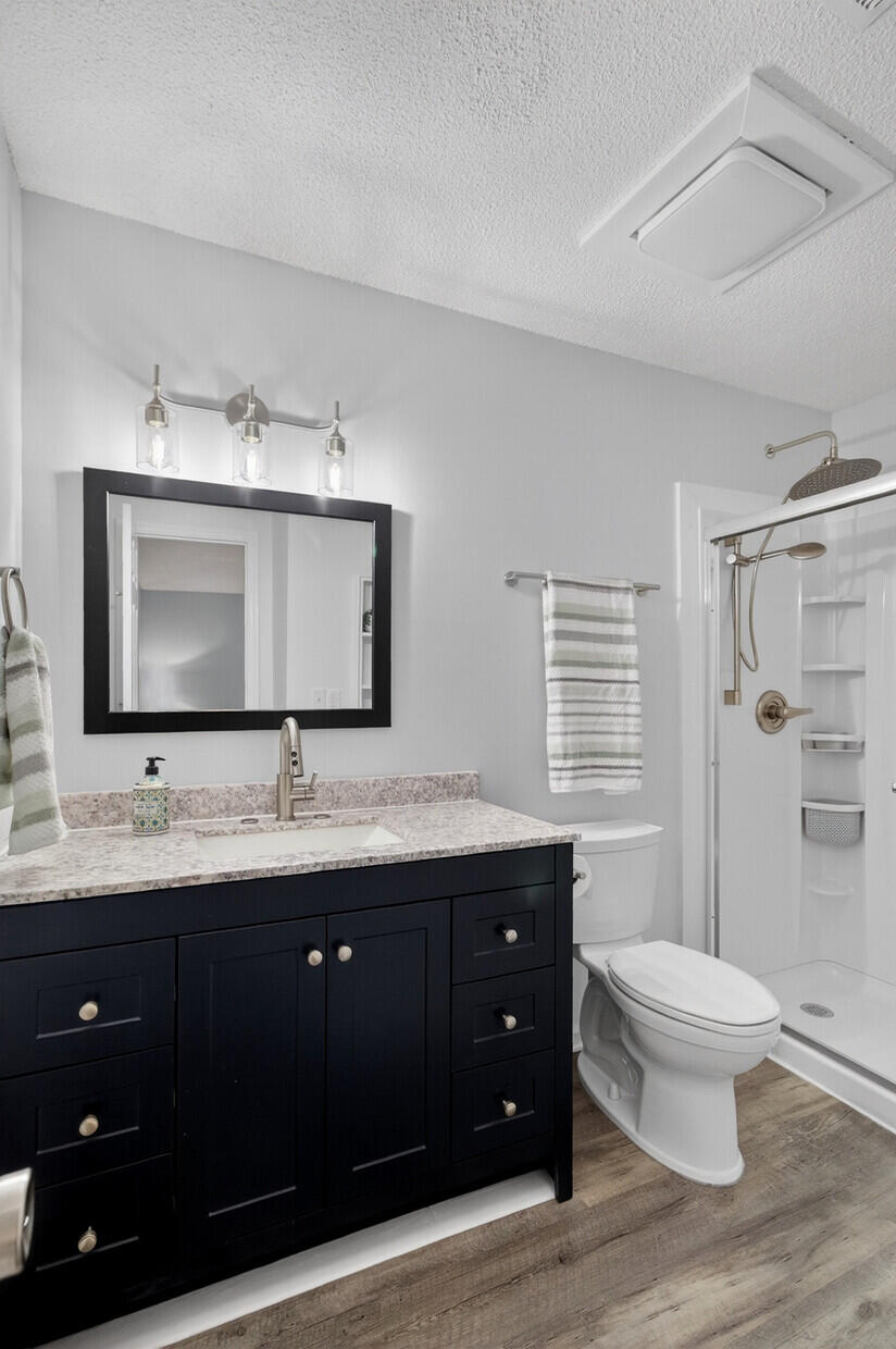 105 Traders Station Road Summerville, SC 29486 - Photo 20 of 40 Primary Bathroom