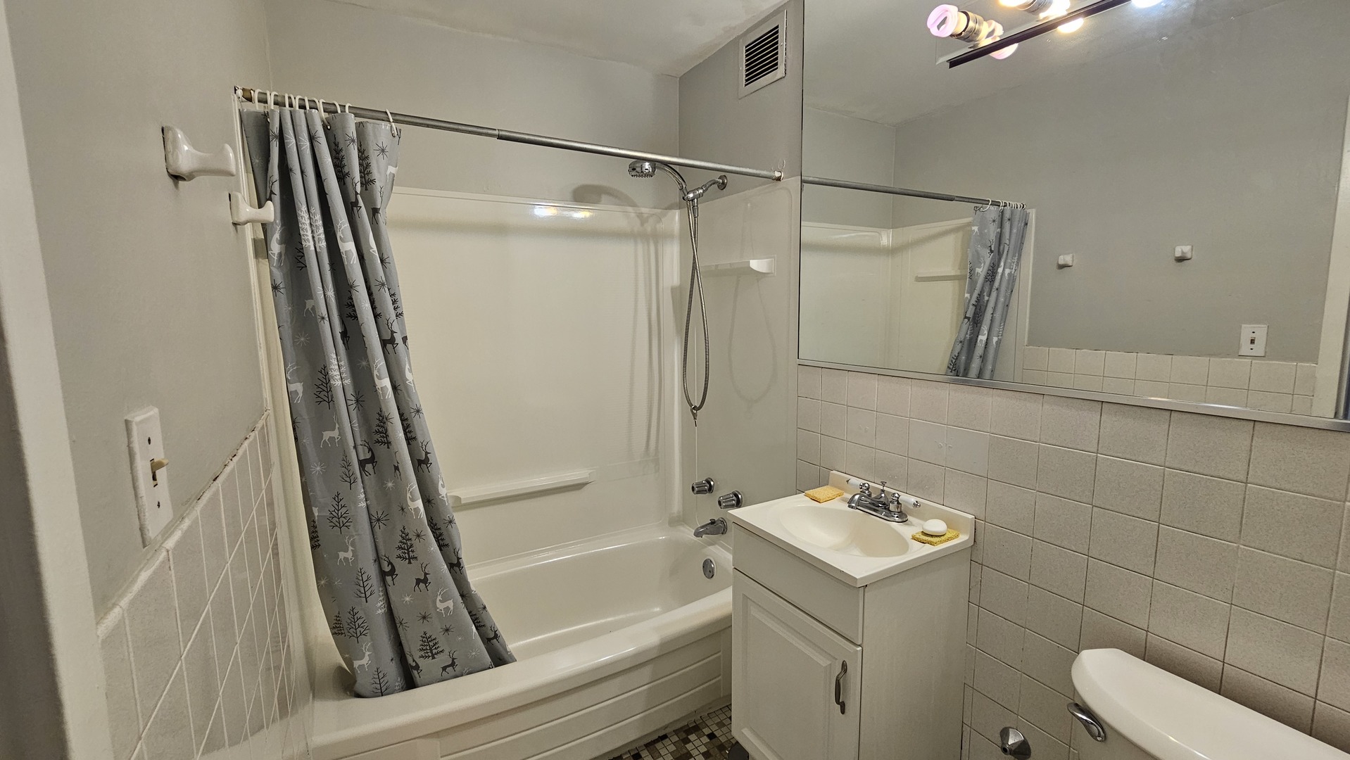 6300 North Sheridan Road, Unit 107 Chicago, IL 60660 - Photo 14 of 27 Gallery Image 14