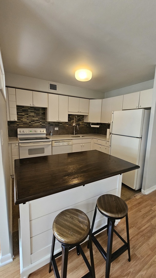 6300 North Sheridan Road, Unit 107 Chicago, IL 60660 - Photo 21 of 27 Gallery Image 21