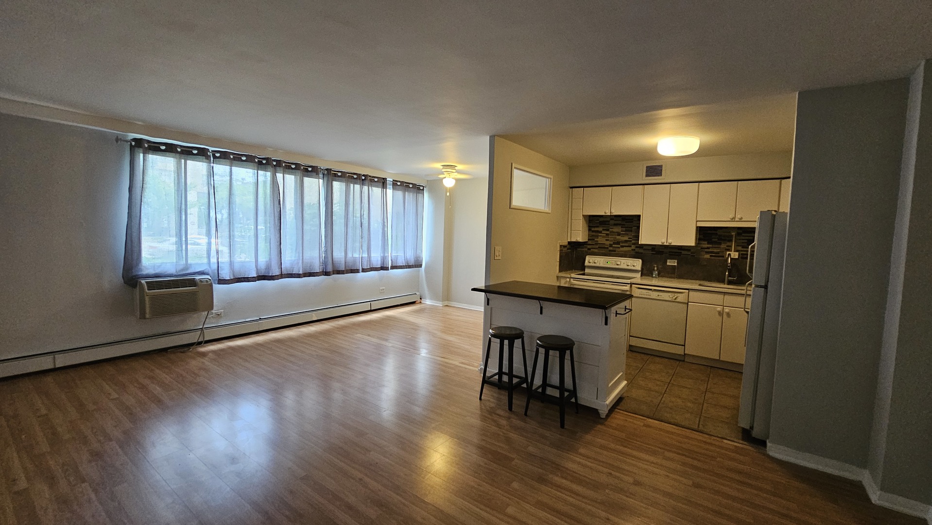 6300 North Sheridan Road, Unit 107 Chicago, IL 60660 - Photo 22 of 27 Gallery Image 22