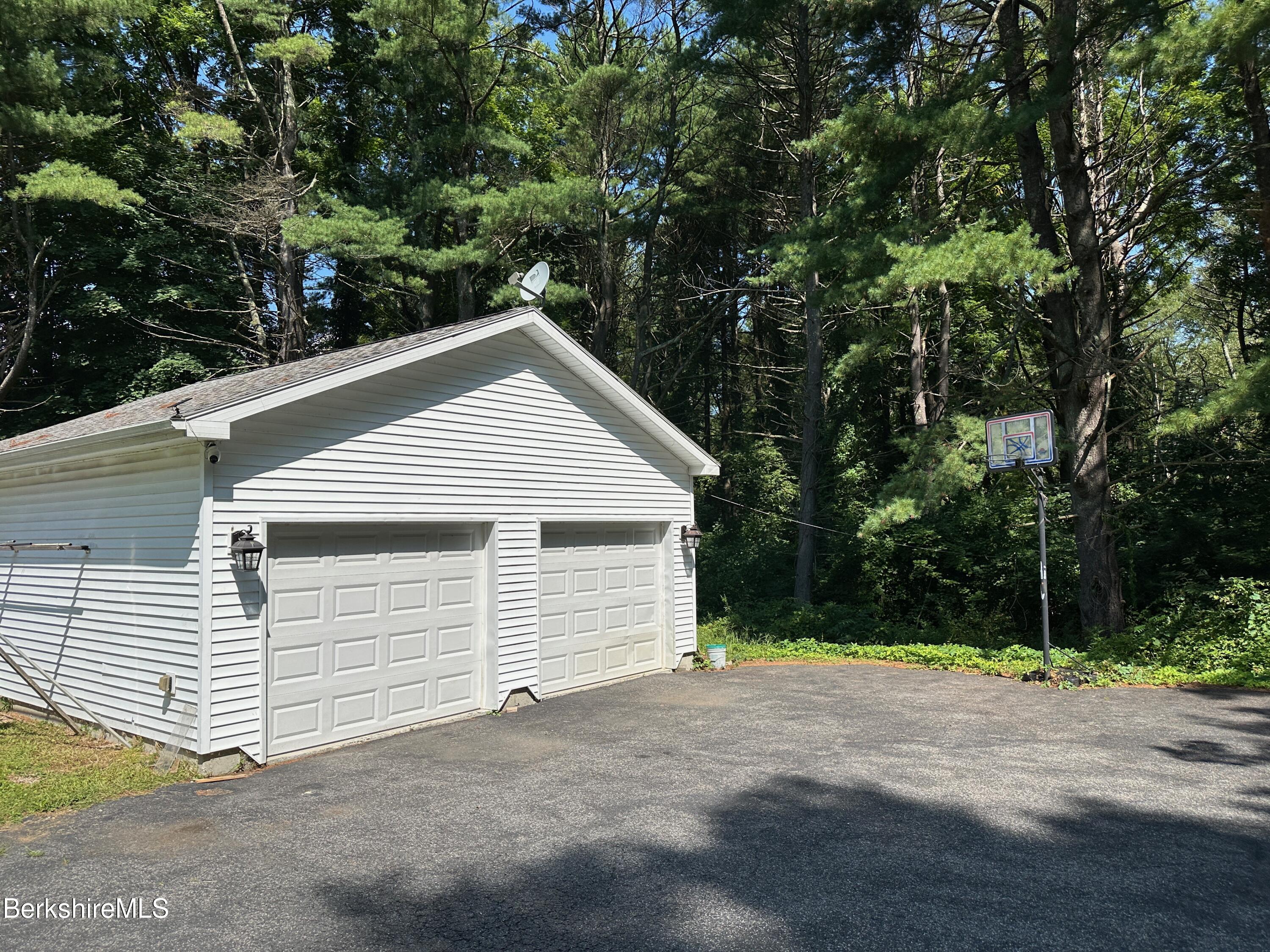 273 State Road Great Barrington, MA 01230 - Photo 3 of 16 IMG_5622