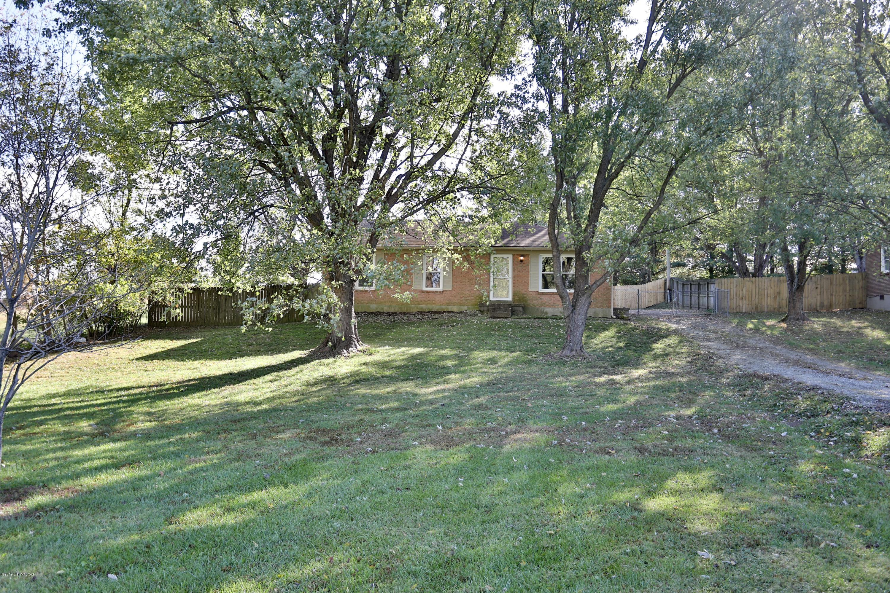 3264 Lake Jericho Road Smithfield, KY 40068 - Photo 1 of 21 Deep front yard on this cute ranch
