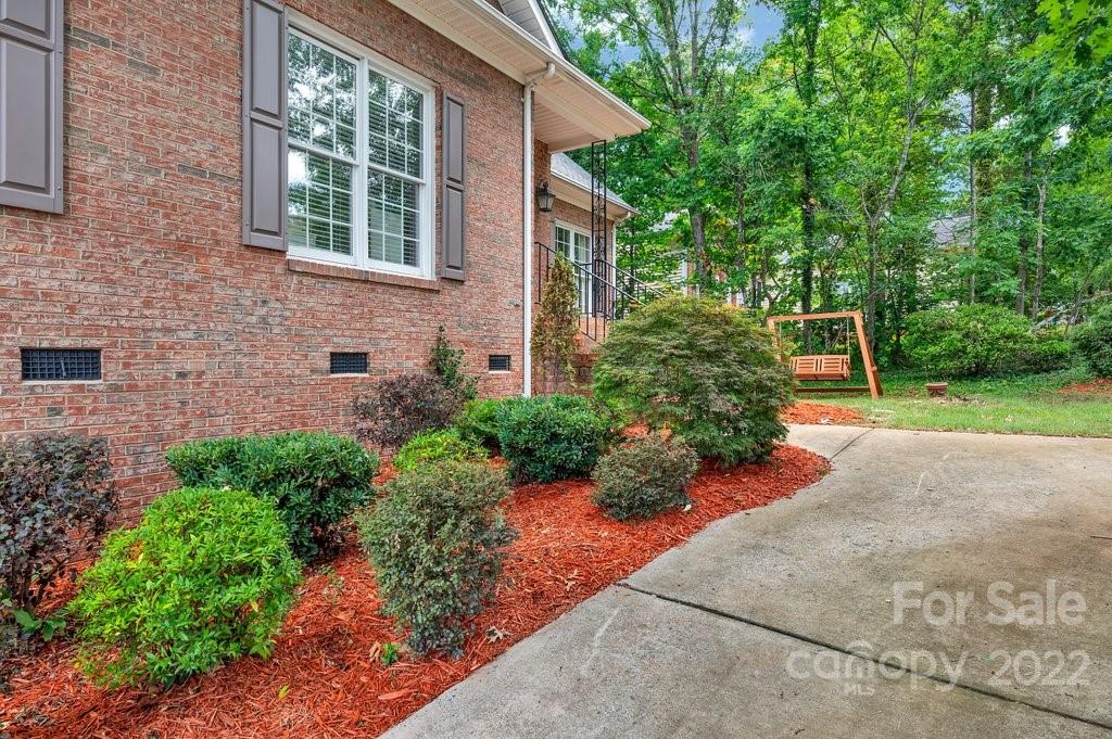 8065 Stevens Mill Road Matthews, NC 28104 - Photo 3 of 33 Gallery Image 3
