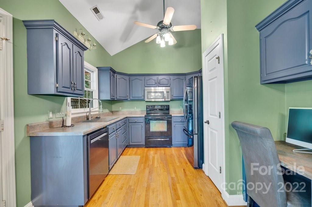 8065 Stevens Mill Road Matthews, NC 28104 - Photo 10 of 33 Gallery Image 10