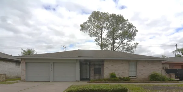 $279,900 | 11502 West Bellfort Avenue, Houston, TX 77099