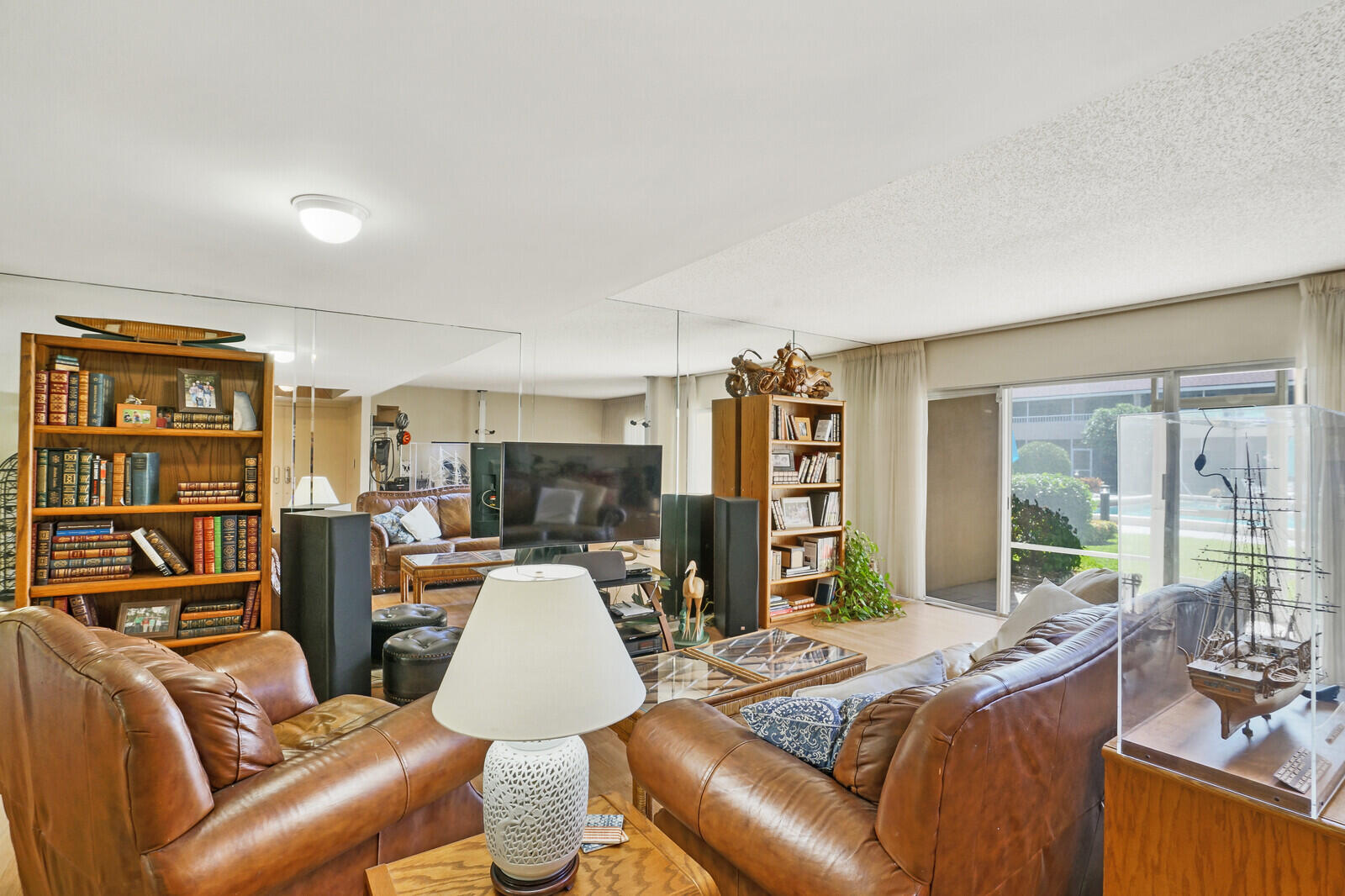 1100 Surf Road, Unit 106 Singer Island, FL 33404 - Photo 7 of 39 living area