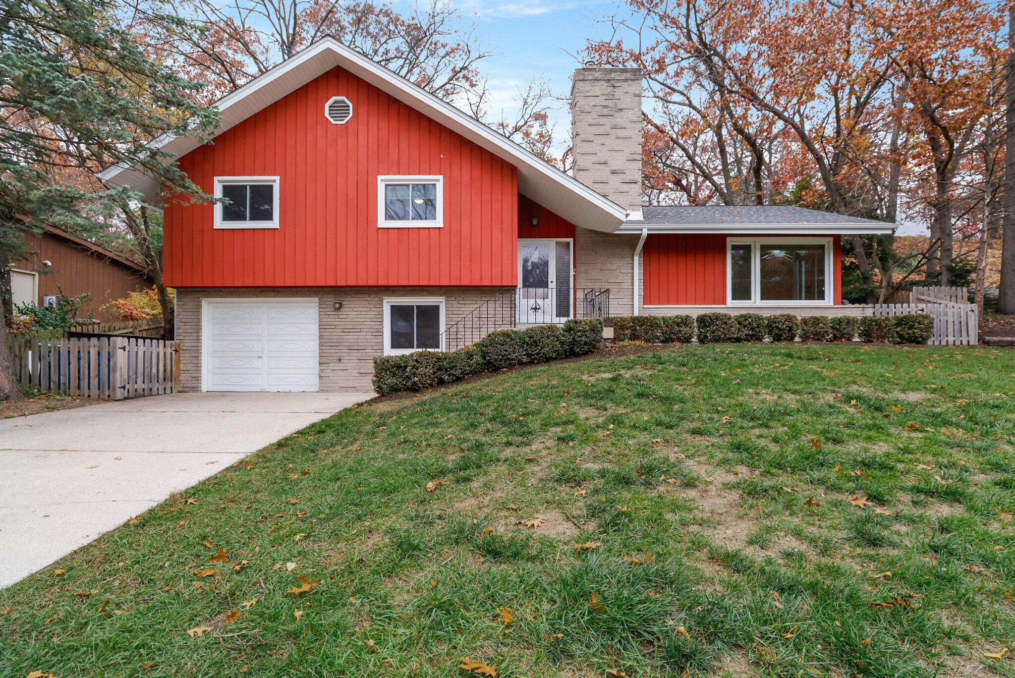 99 Diana Road Portage, IN 46368 - Photo 1 of 40 2048x1368