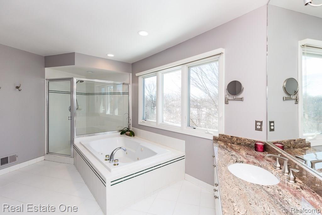 2946 Pheasant Ring Drive Rochester Hills, MI 48309 - Photo 18 of 31