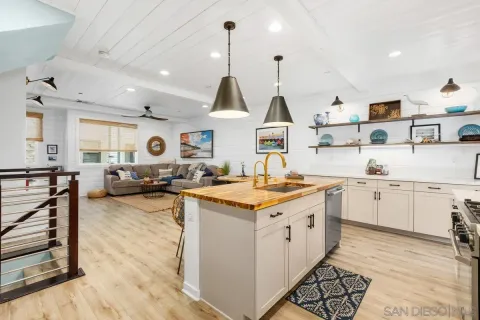 $1,285,000 | 1558 Vista Del Mar Way, Unit 3, Oceanside, CA 92054