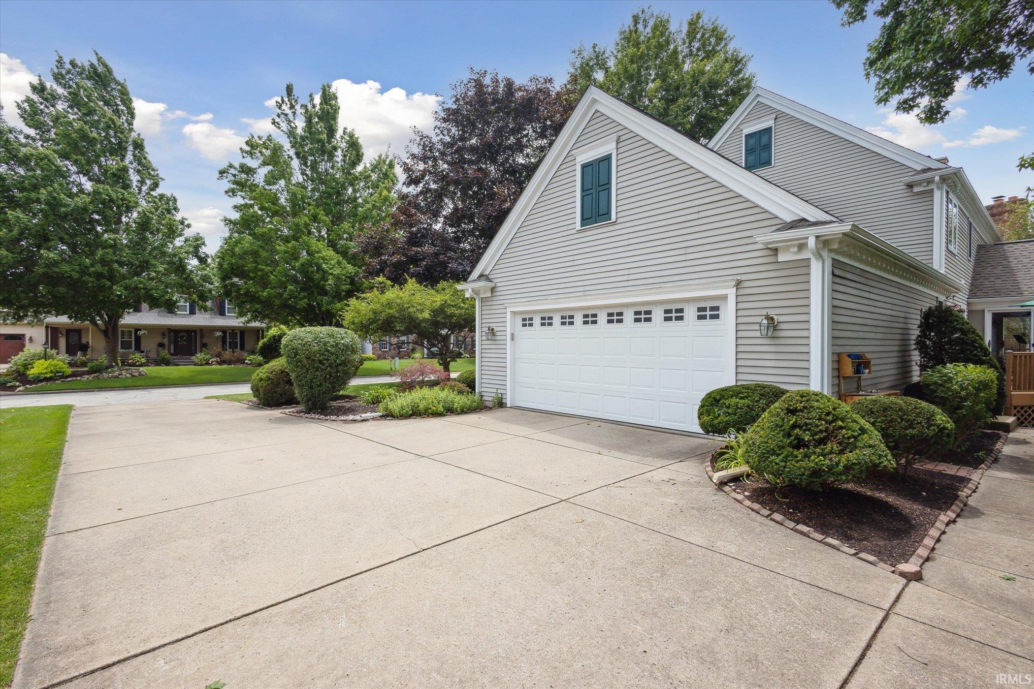 15415 Hunting Ridge Trail Granger, IN 46530 - Photo 4 of 36 Gallery Image 4