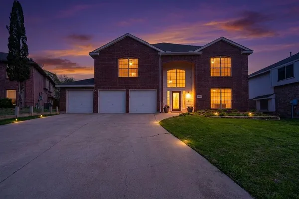 $494,900 | 7005 Livingston Drive, Denton, TX 76210