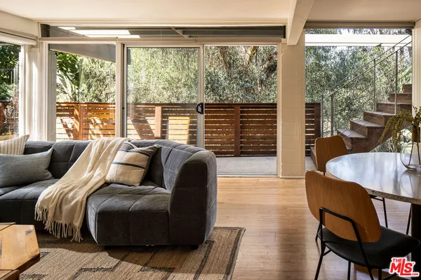 $1,895,000 | 3640 Multiview Drive, Los Angeles, CA 90068