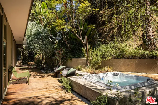 $1,895,000 | 3640 Multiview Drive, Los Angeles, CA 90068
