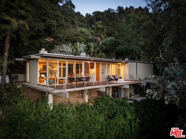 $1,895,000 | 3640 Multiview Drive, Los Angeles, CA 90068