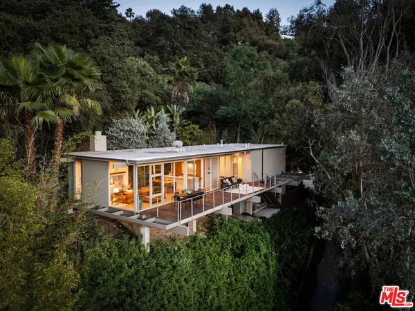 $1,895,000 | 3640 Multiview Drive, Los Angeles, CA 90068