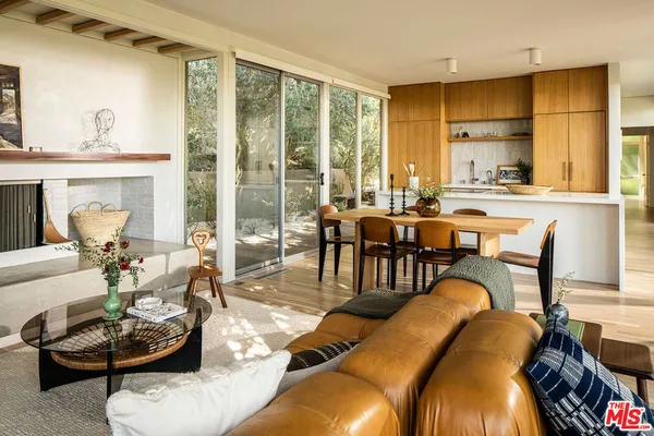 $1,895,000 | 3640 Multiview Drive, Los Angeles, CA 90068