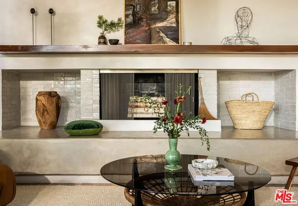 $1,895,000 | 3640 Multiview Drive, Los Angeles, CA 90068