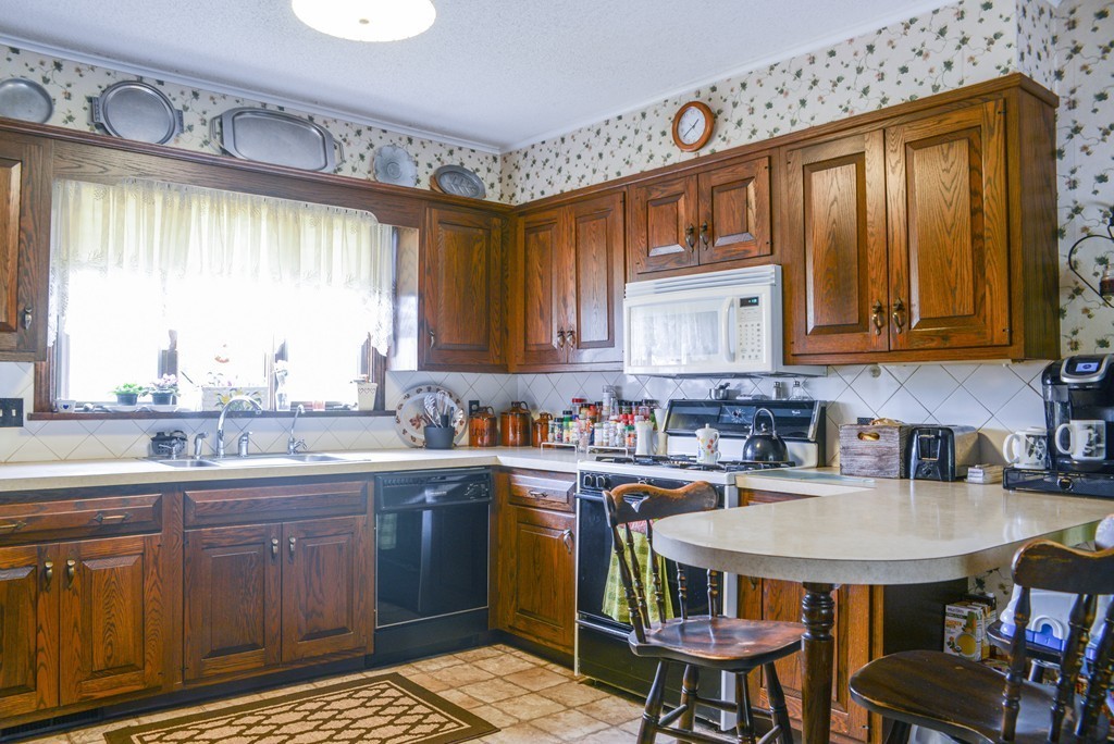 419 Little River Road Westfield, MA 01085 - Photo 7 of 21 Gallery Image 7
