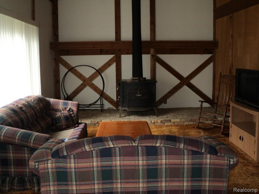 12425 Rattalee Lake Road Davisburg, MI 48350 - Photo 2 of 22 2.jpg