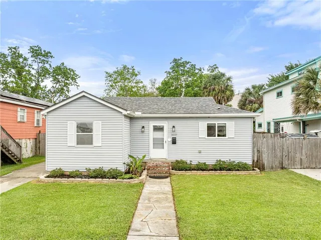$2,000 | 3527 De Saix Boulevard, New Orleans, LA 70119