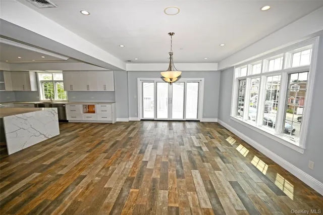 $1,299,000 | 7 East Boulevard, East Rockaway, NY 11518