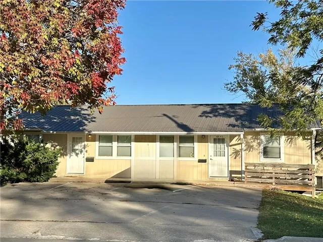 $300,000 | 825 North Buchanan Street, Maryville, MO 64468