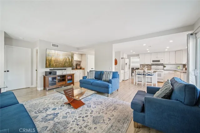 $1,469,000 | 27301 Monforte, Mission Viejo, CA 92692