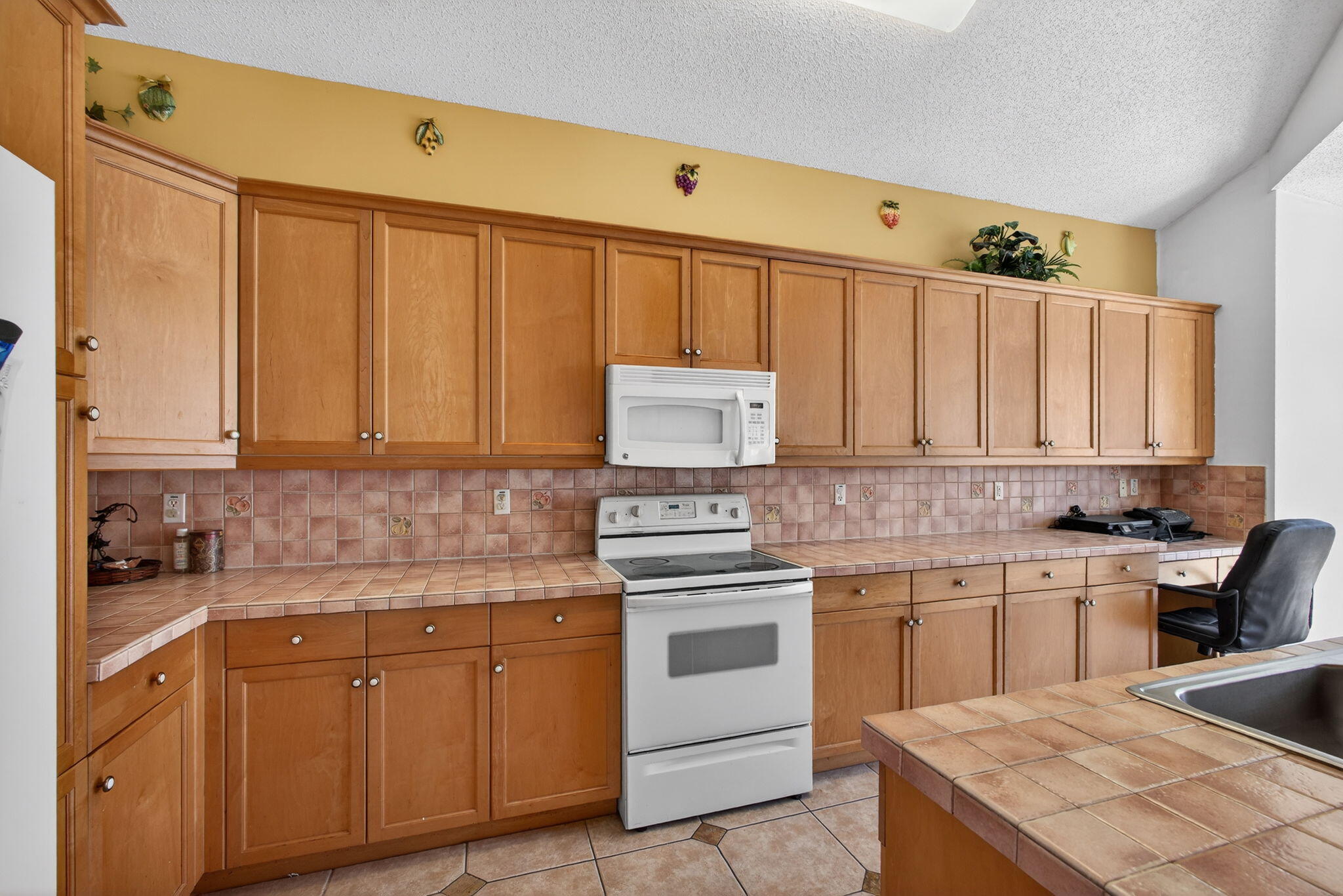 2008 Reston Circle Royal Palm Beach, FL 33411 - Photo 16 of 57 16