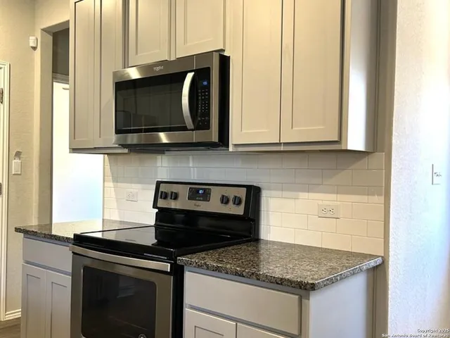 $275,000 | 7879 Abbey Place, San Antonio, TX 78218