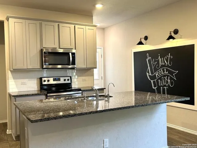 $275,000 | 7879 Abbey Place, San Antonio, TX 78218