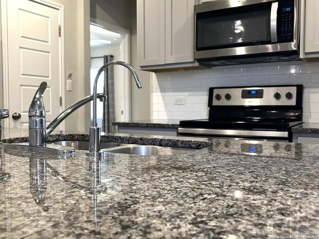 $275,000 | 7879 Abbey Place, San Antonio, TX 78218