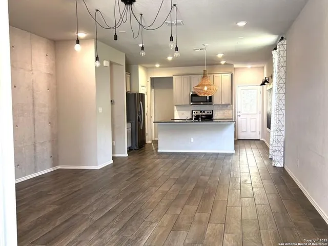 $275,000 | 7879 Abbey Place, San Antonio, TX 78218