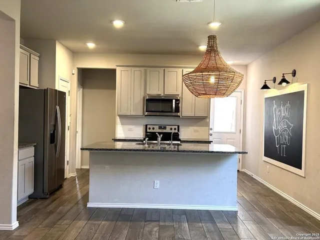 $275,000 | 7879 Abbey Place, San Antonio, TX 78218