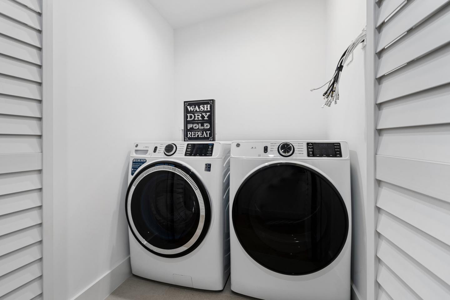 3633 Louis Road Palo Alto, CA 94303 - Photo 26 of 42 a utility room with dryer and washer
