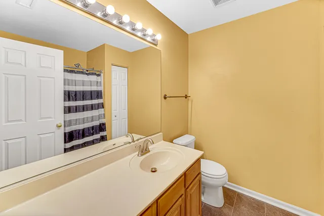 $279,900 | 2967 Impressions Drive, Lake In The Hills, IL 60156