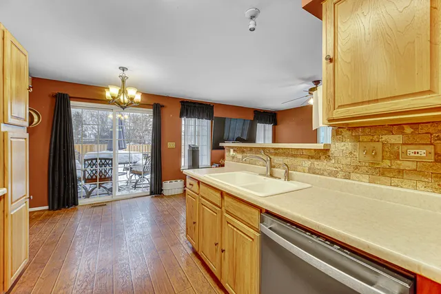 $279,900 | 2967 Impressions Drive, Lake In The Hills, IL 60156