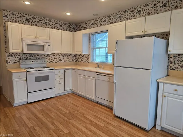 $1,875 | 7532 Riverside Court, Clemmons, NC 27012