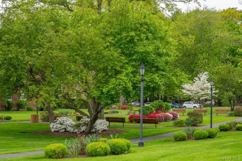 $199,000 | 9 Bryant Crescent, Unit 2F, White Plains, NY 10605