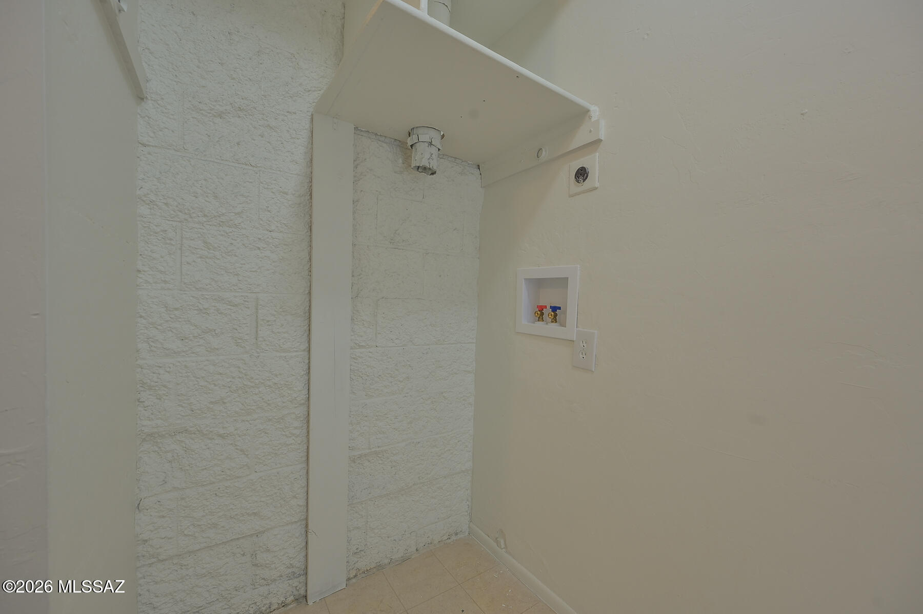 7777 East Golf Links Road, Unit 2308 Tucson, AZ 85730 - Photo 24 of 37 a close up of a shower