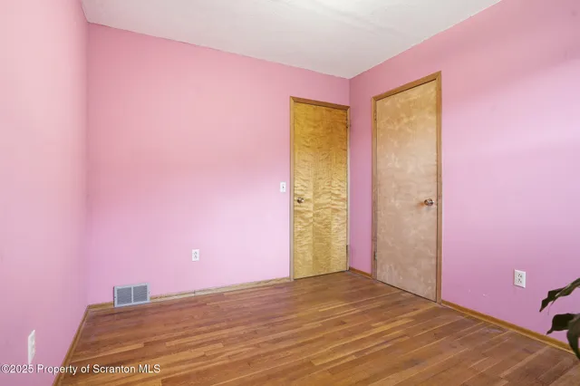 a view of empty room with window