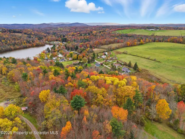 $359,900 | 330 Pedrick Road, Nicholson, PA 18446