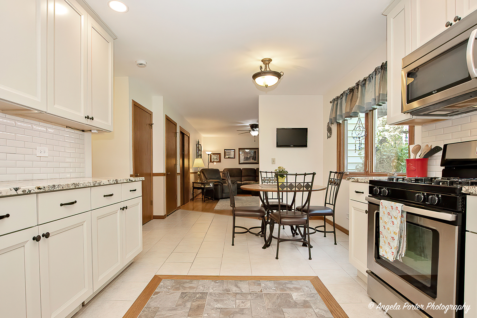 74 Rolling Ridge Lane Lindenhurst, IL 60046 - Photo 4 of 24 Gallery Image 4