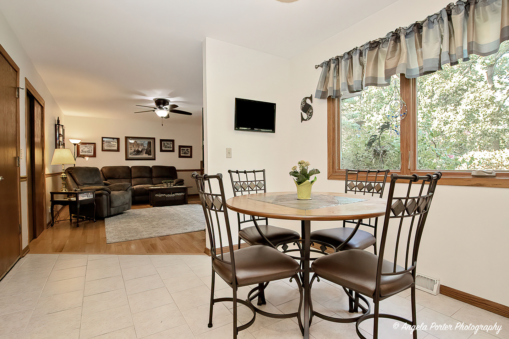 74 Rolling Ridge Lane Lindenhurst, IL 60046 - Photo 6 of 24 Gallery Image 6